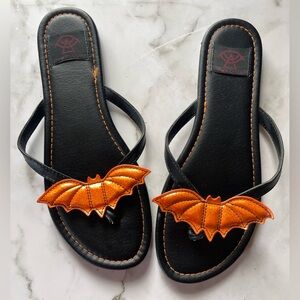 STRANGE CVLT SIZE 8 ORANGE BAT SANDALS